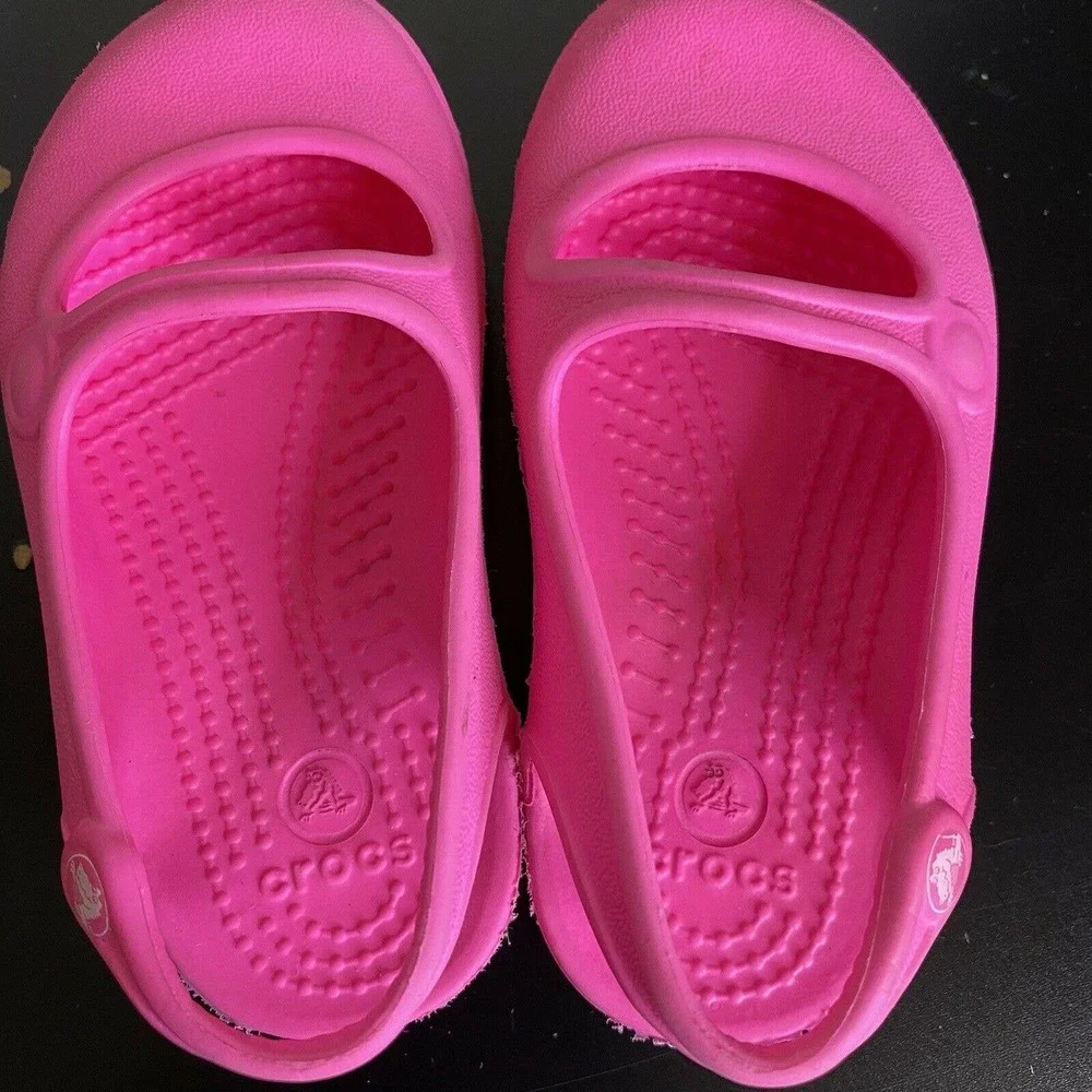CROCS size neon