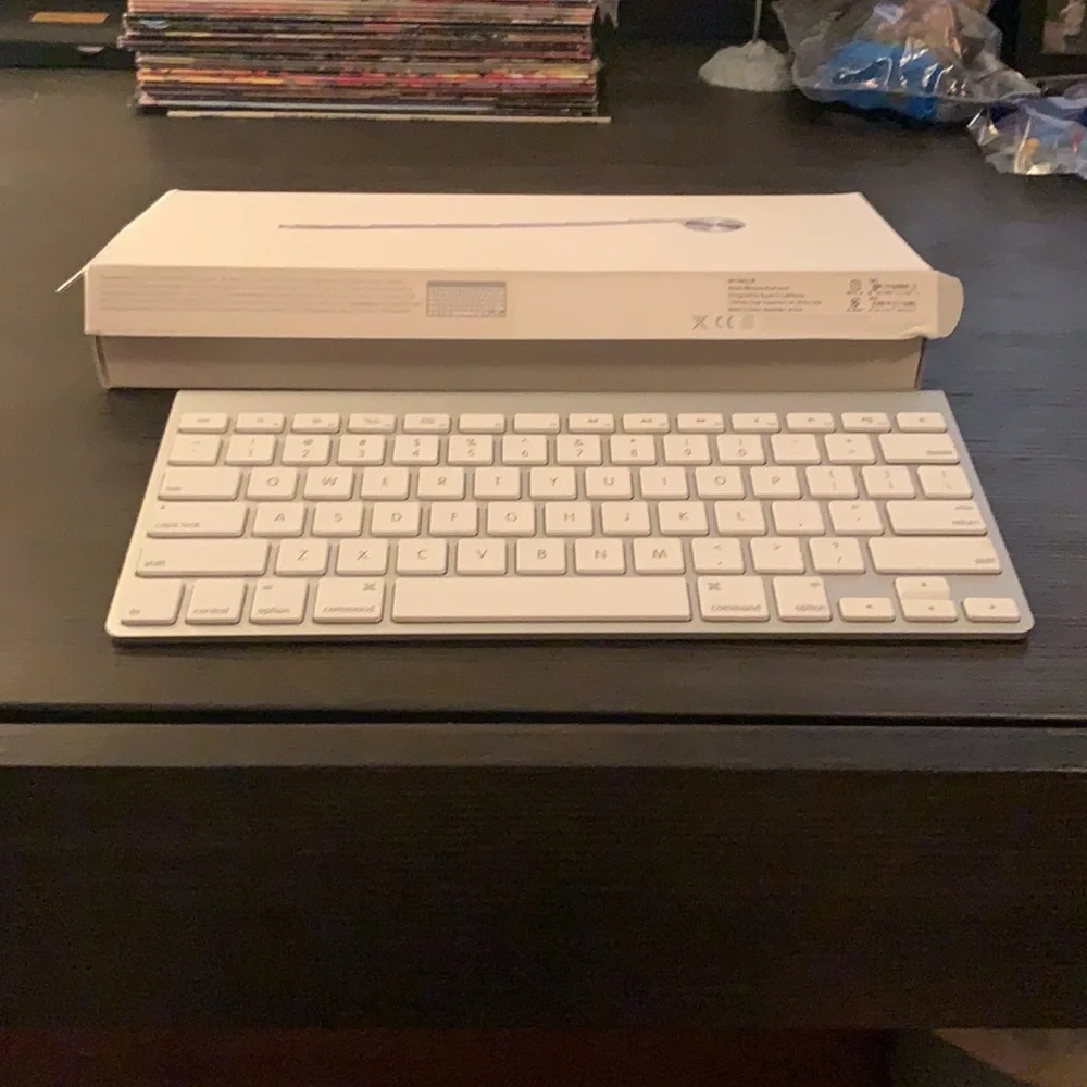Like new apple wireless keyboard