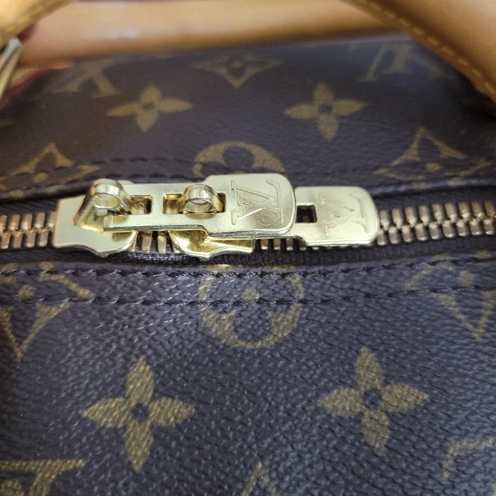 Louis Vuitton 🤎 100%