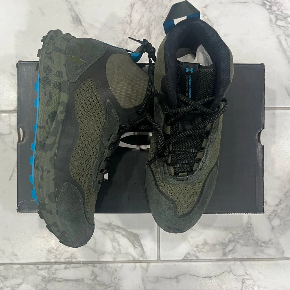 Under Armour nwb sz trek