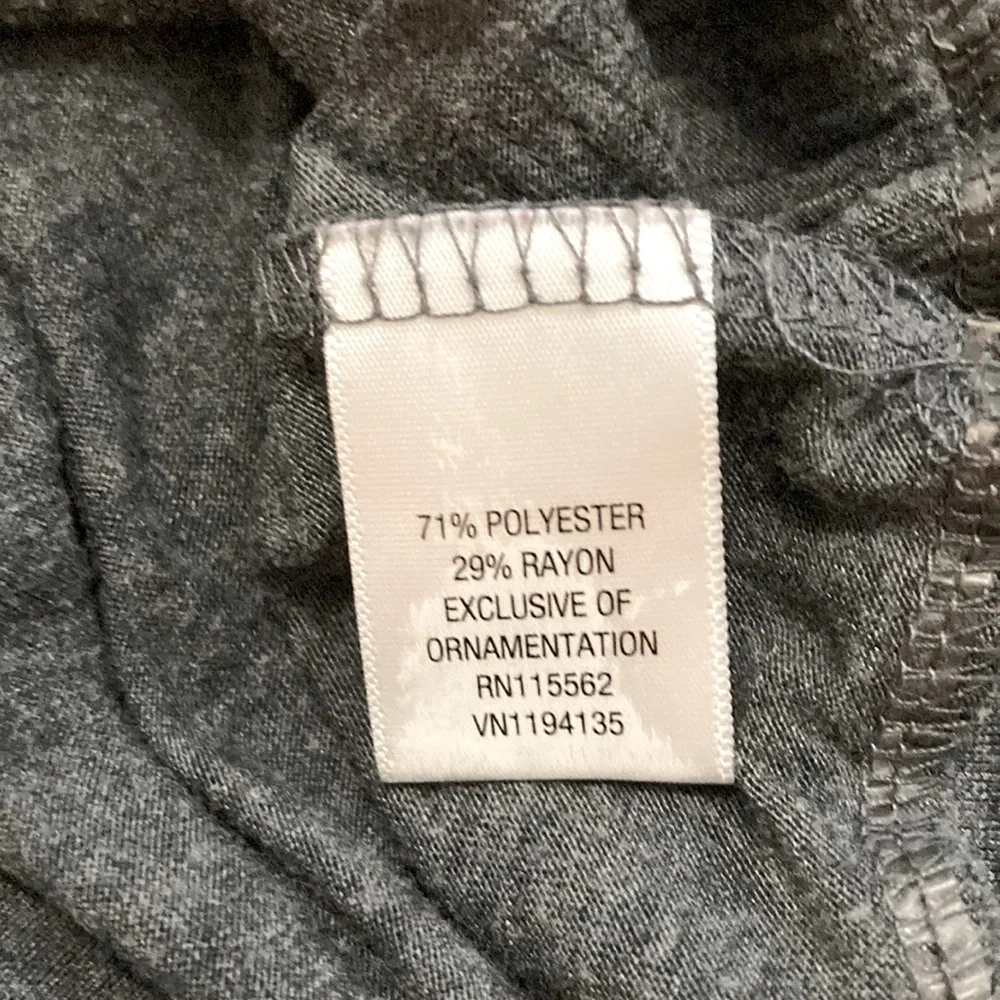 D-signed just grey