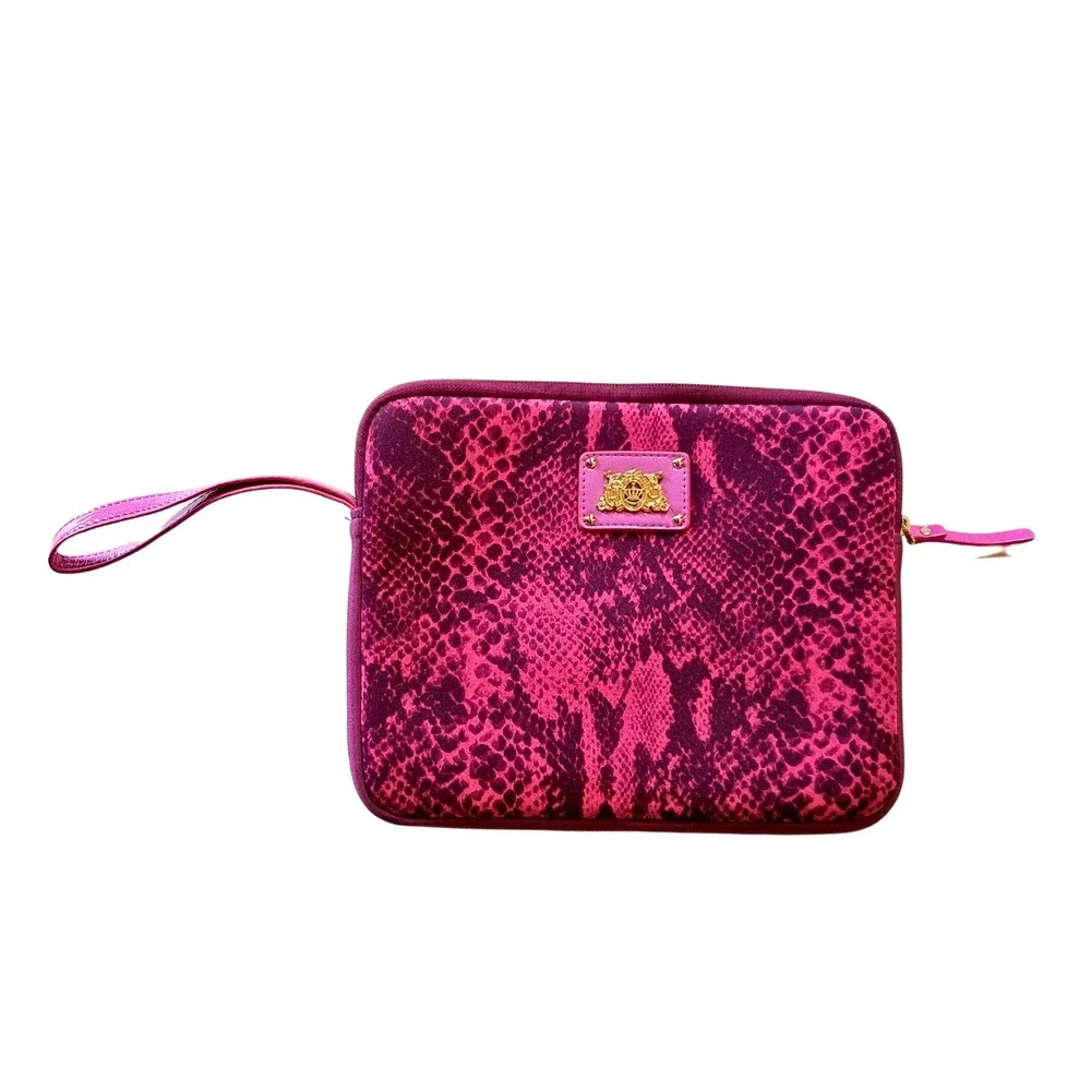 Juicy Couture plaque handle