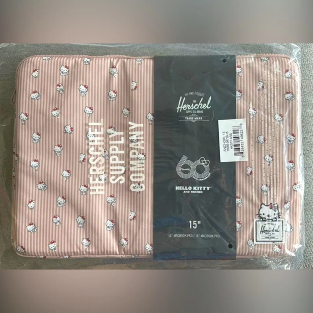 Herschel x Hello Kitty Blush ash rose laptop zipper bag 15” NWT RARE
