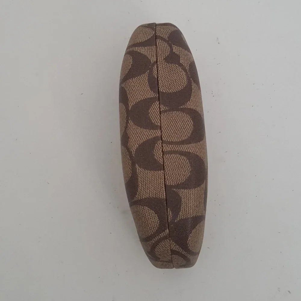 Coach signature clam