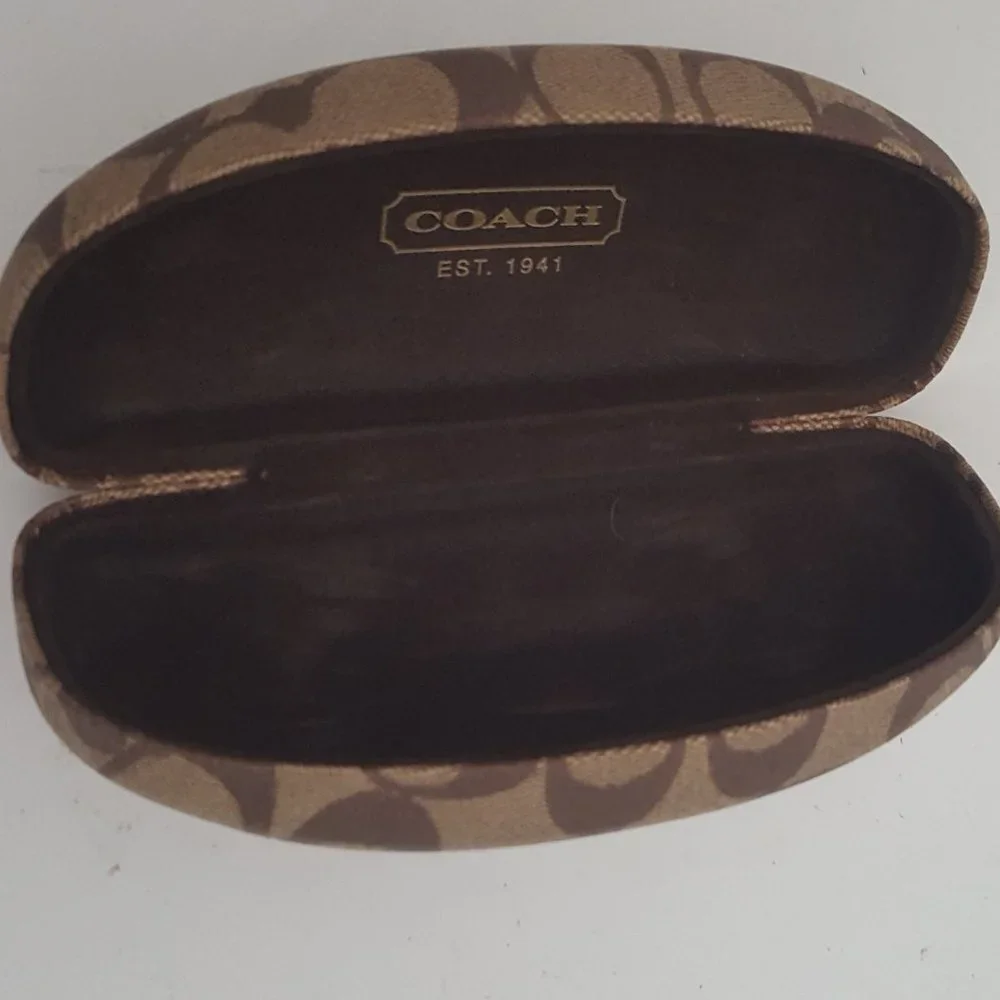 Coach signature clam