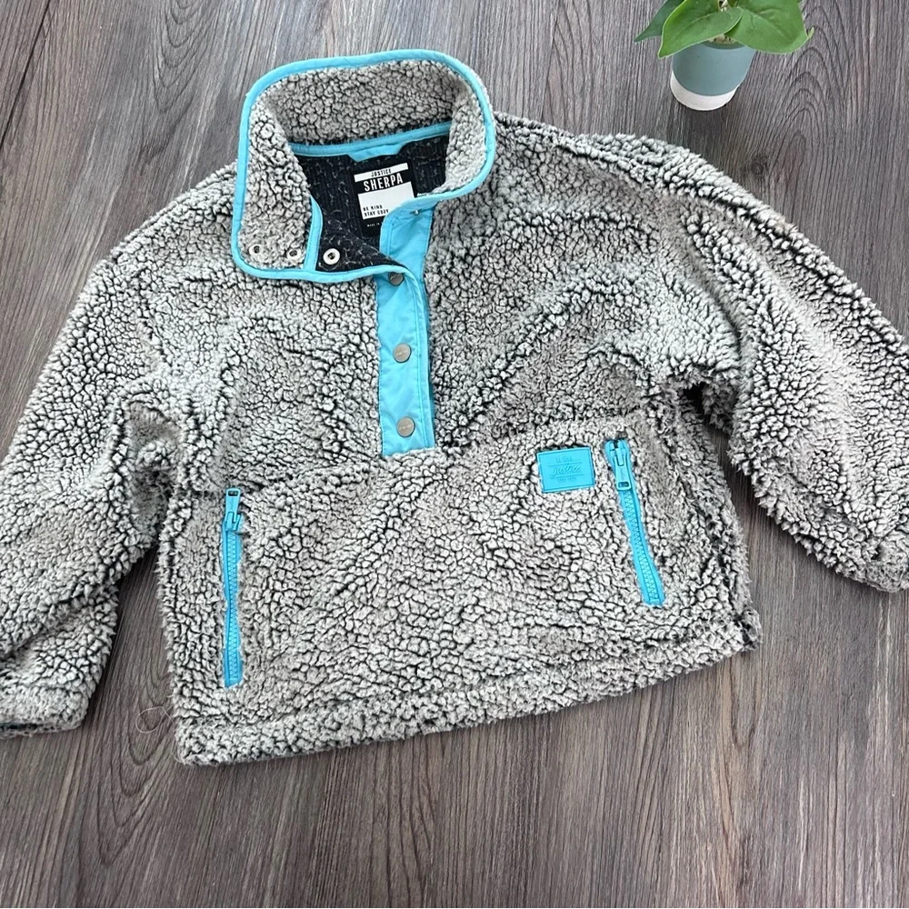 Justice Sherpa Pullover size S 6-7