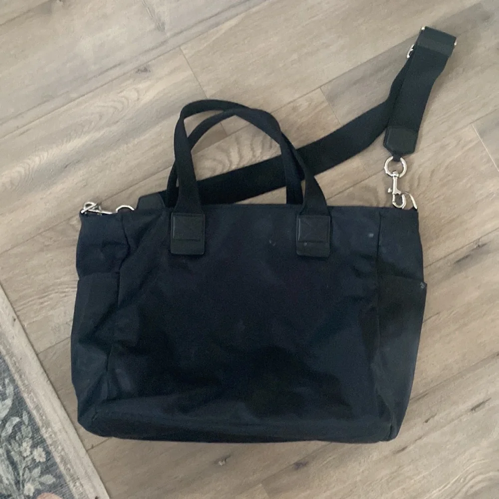 Marc Jacobs shoulder hardware