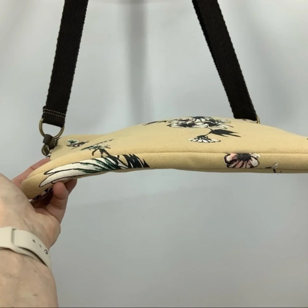 Lucky Brand floral case brand