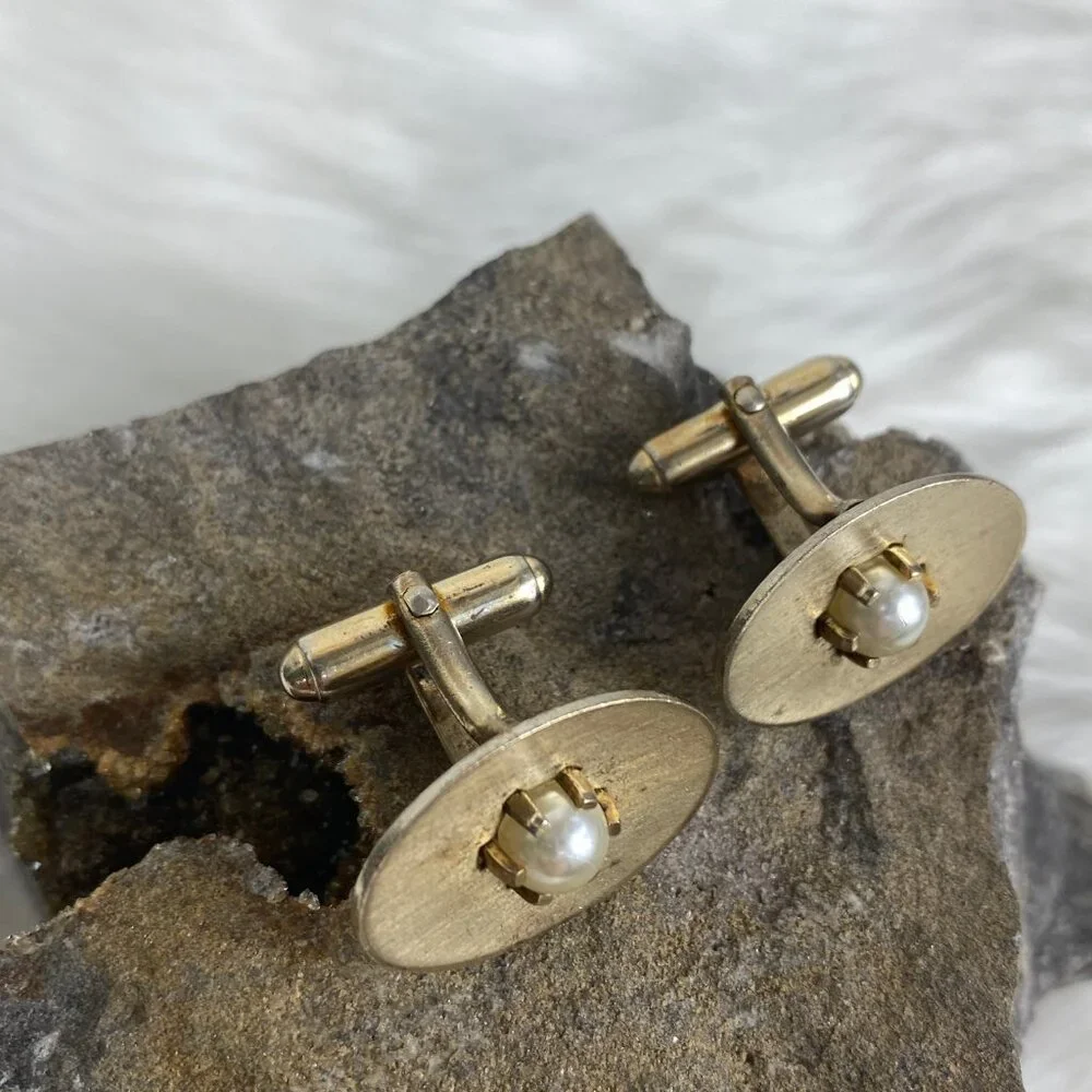 Vintage cuff gold faux
