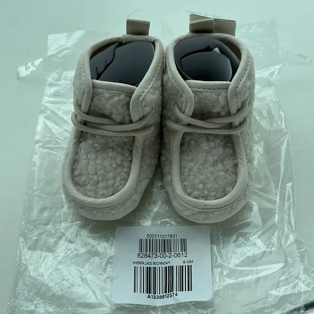 GAP baby shoes
