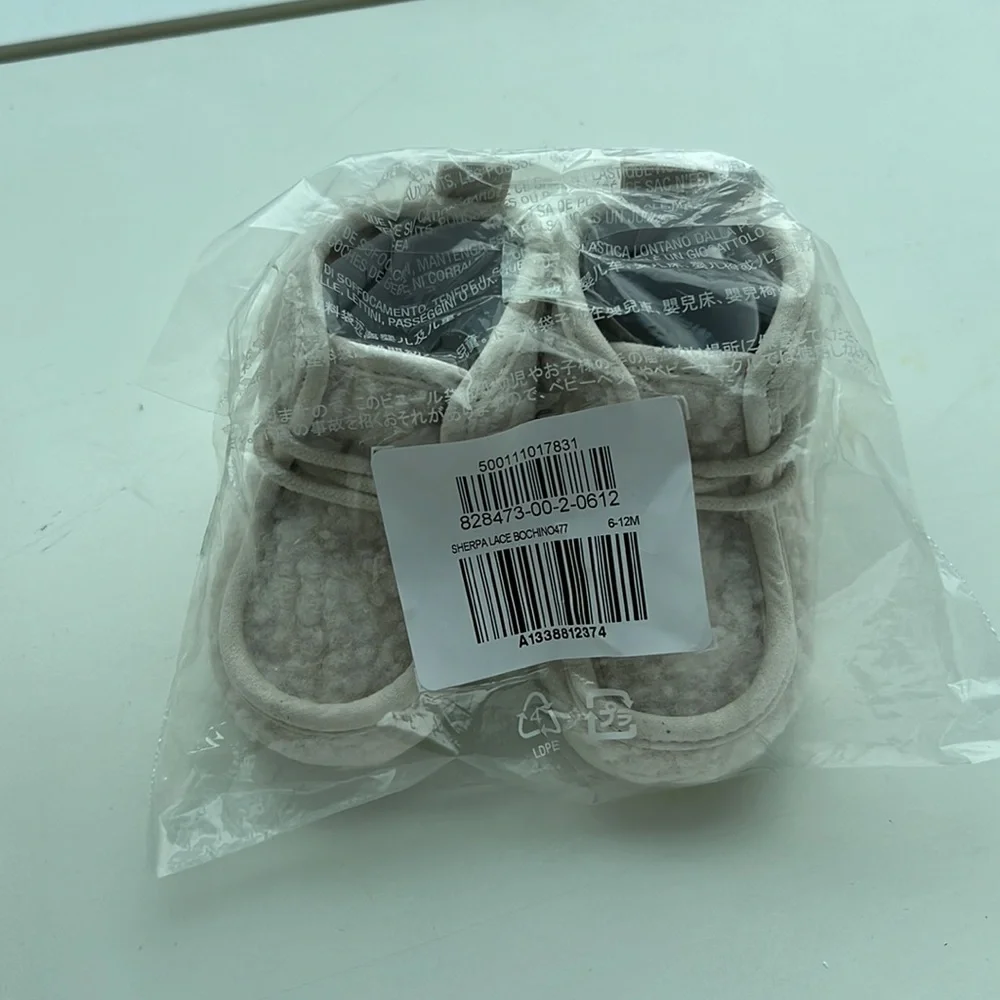 GAP sherpa lace size