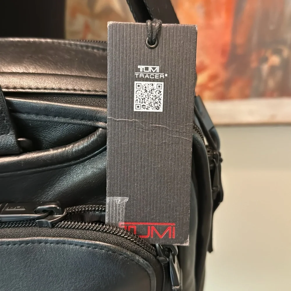 Tumi excellent almost