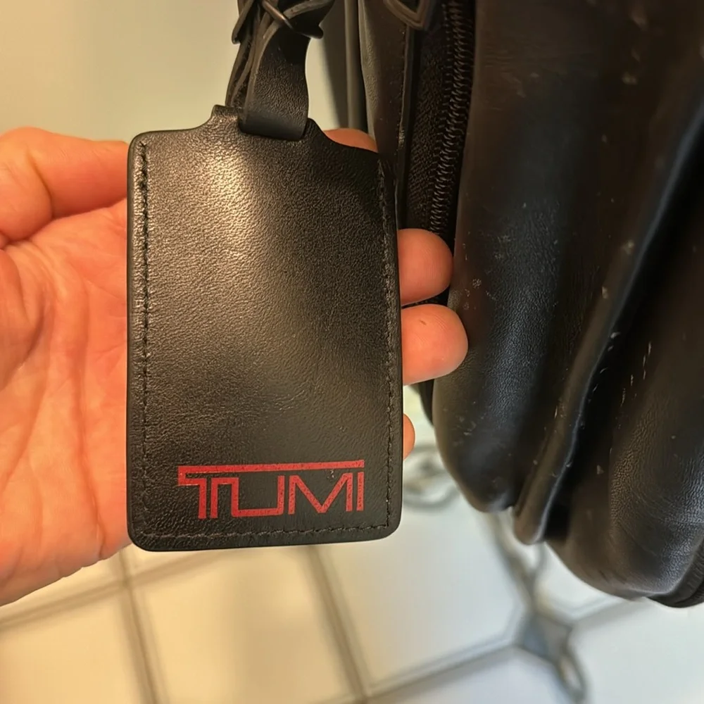 Tumi excellent almost