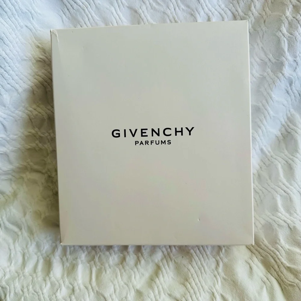 Givenchy irresistible small