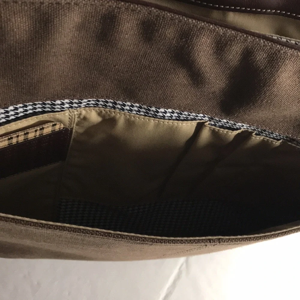 Boconi flap color pet