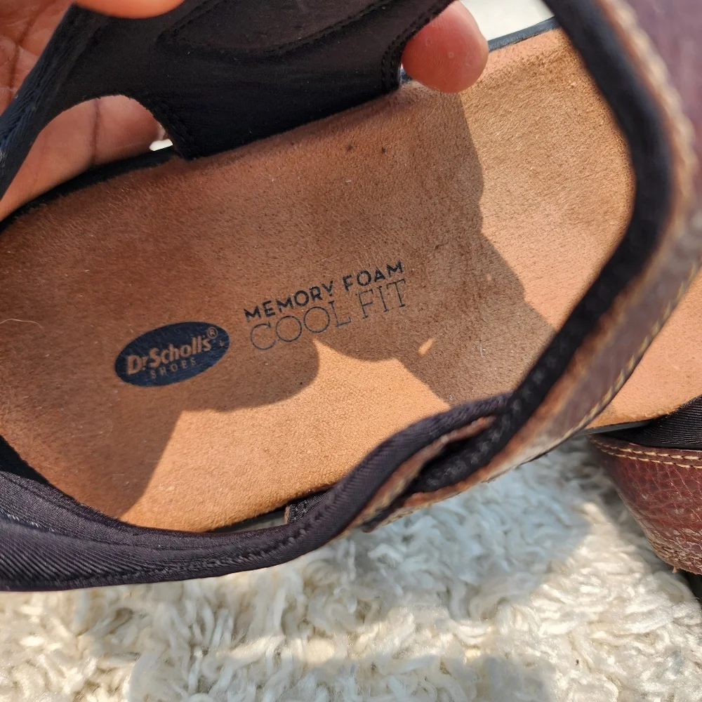 Dr. Scholls pebbled scholls