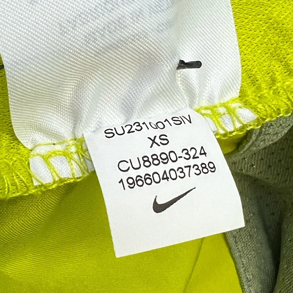 Nike keep right