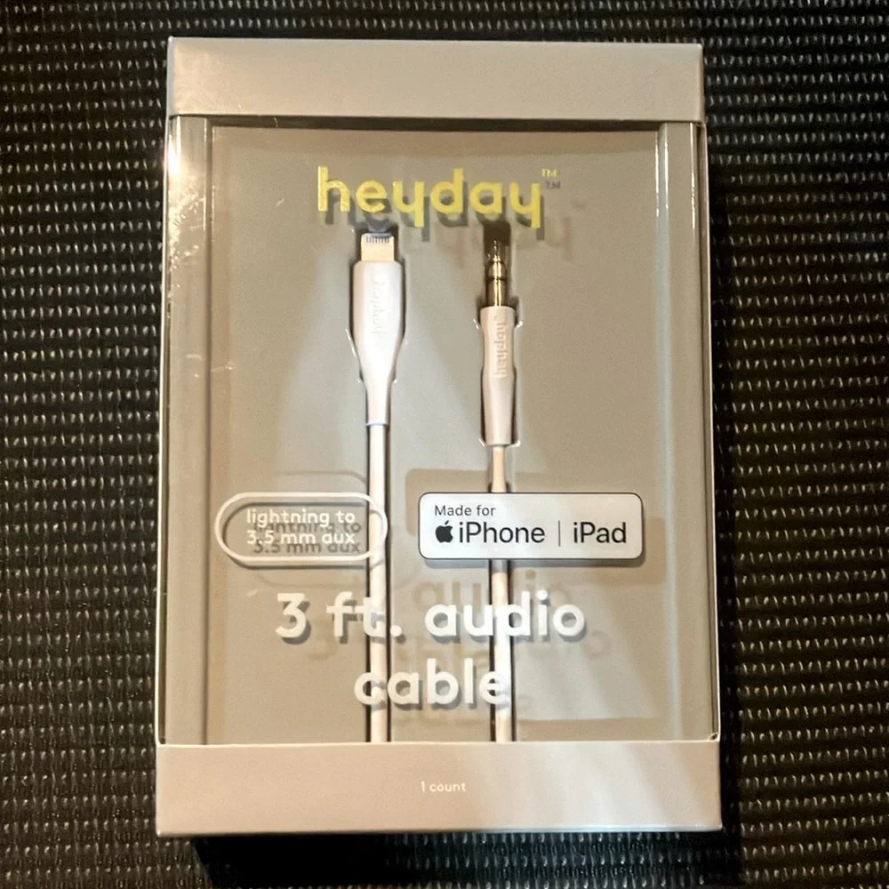 Lighting To 3.5 mm Aux (heyday)