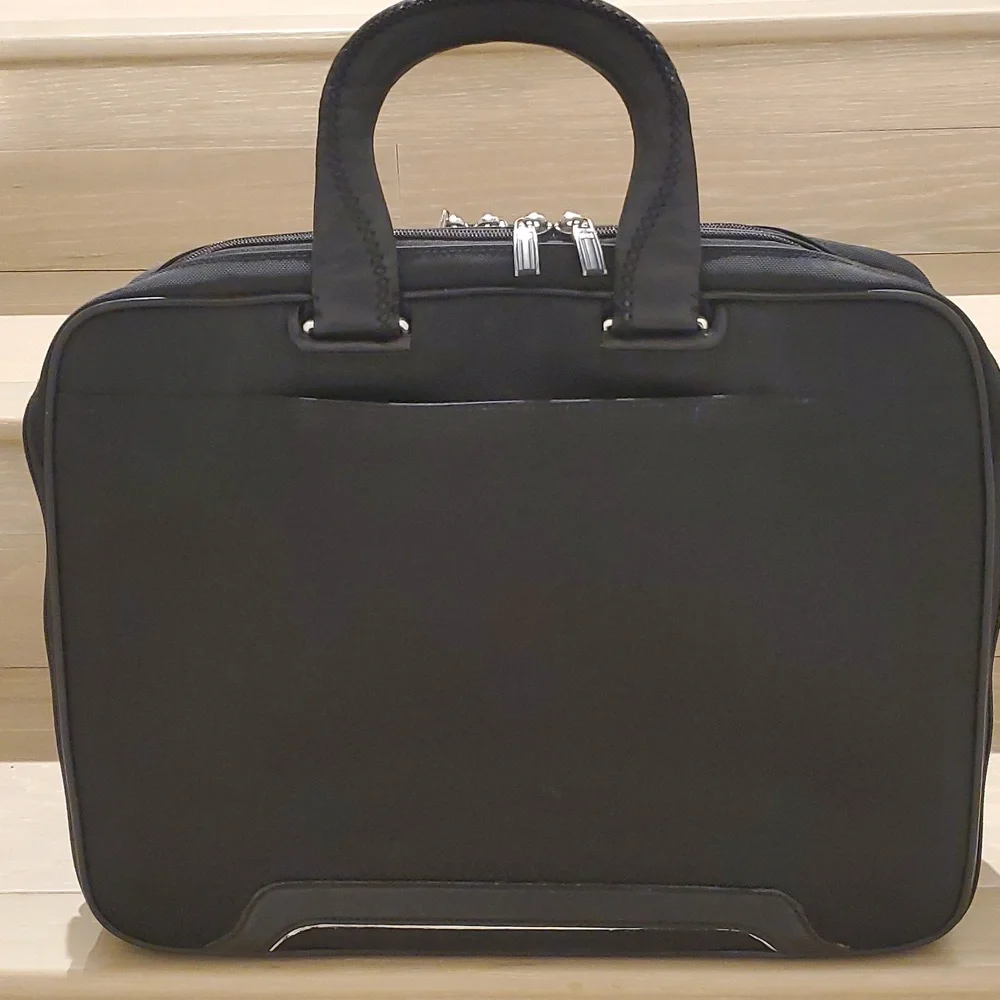 Tumi travel stock