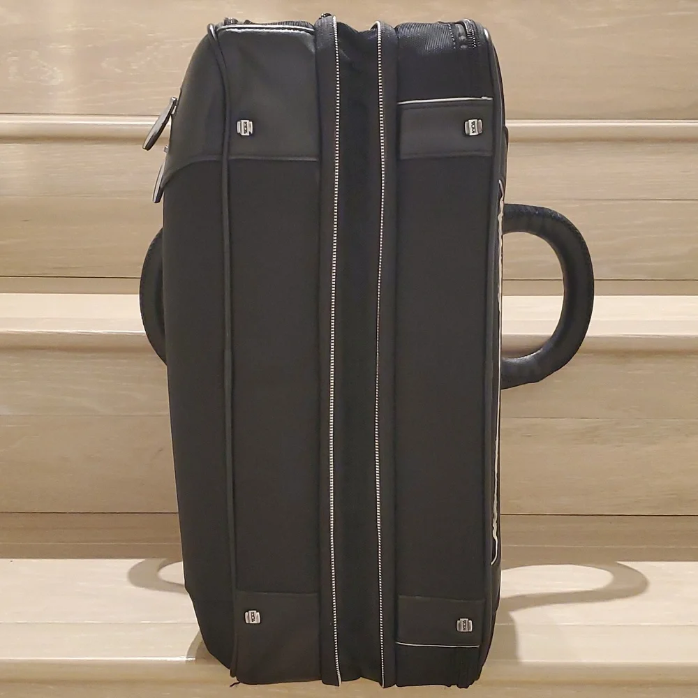 Tumi handles canvas