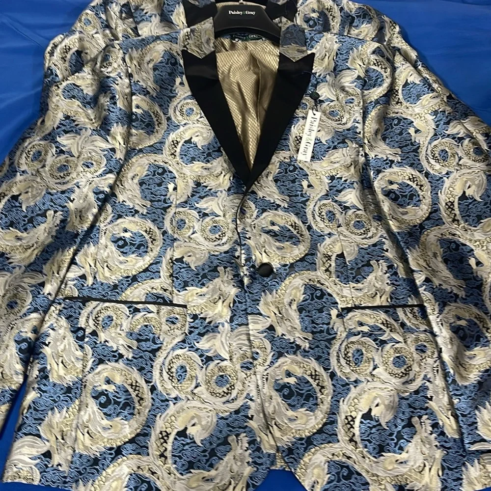Paisley & Gray 40 square tuxedo
