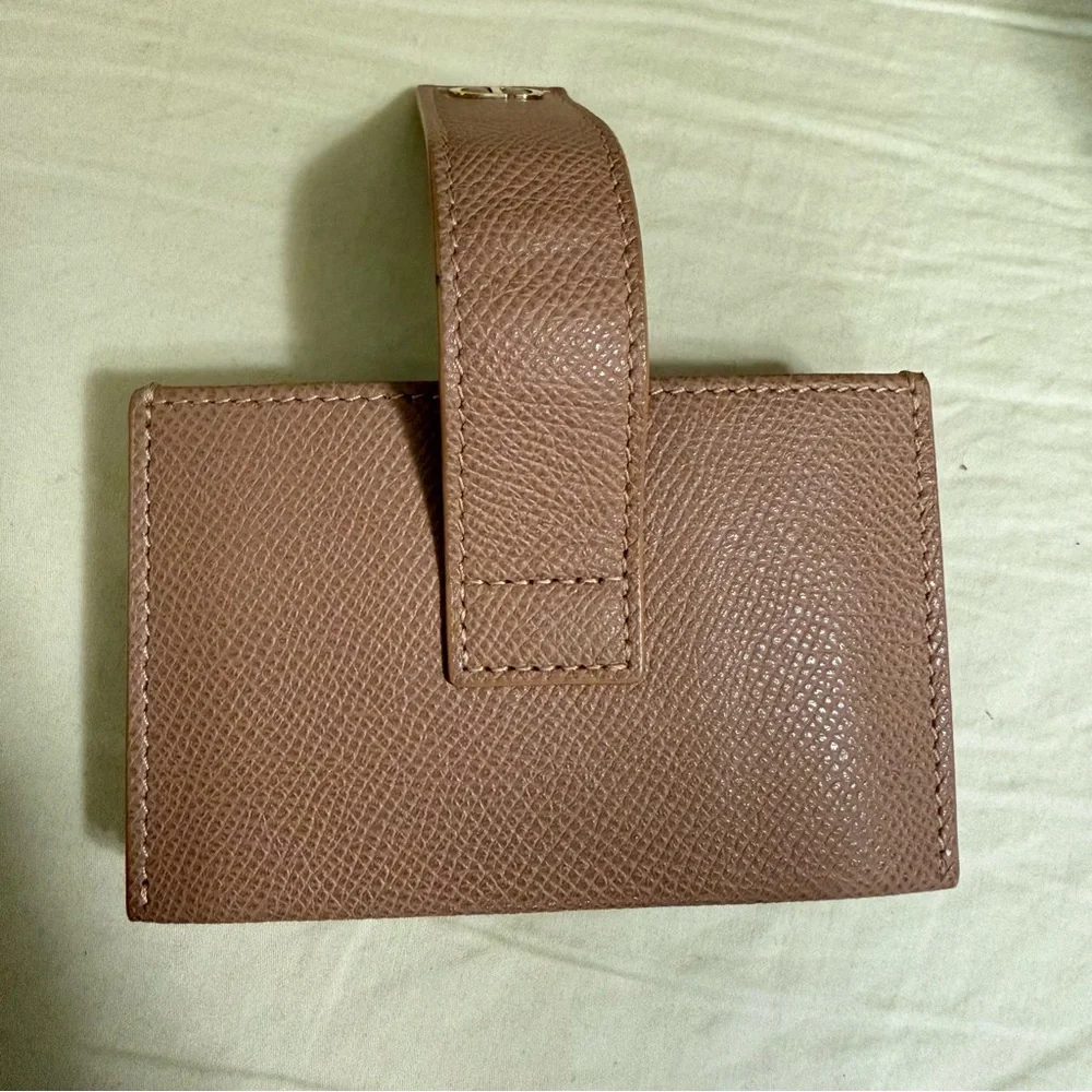 Dior cardholder slots