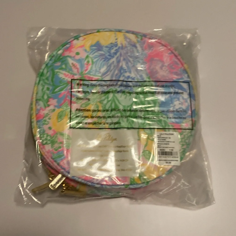 Lilly Pulitzer round delight