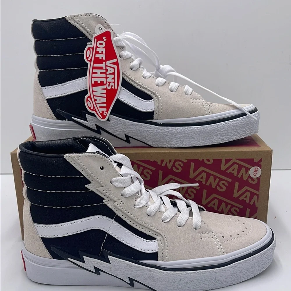 Vans WMNS High-Top Sneakers in Black White Sk8-Hi Bolt Antique White/Black