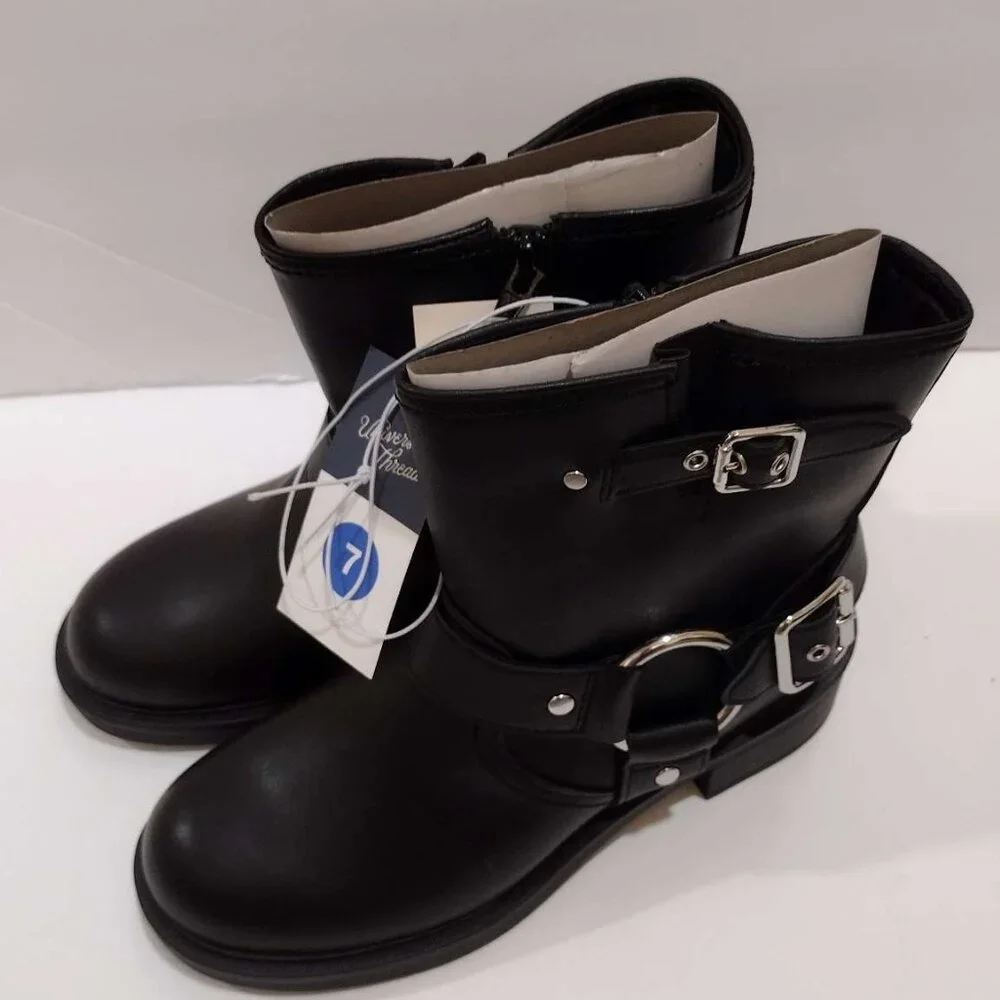 Universal Thread elevate your