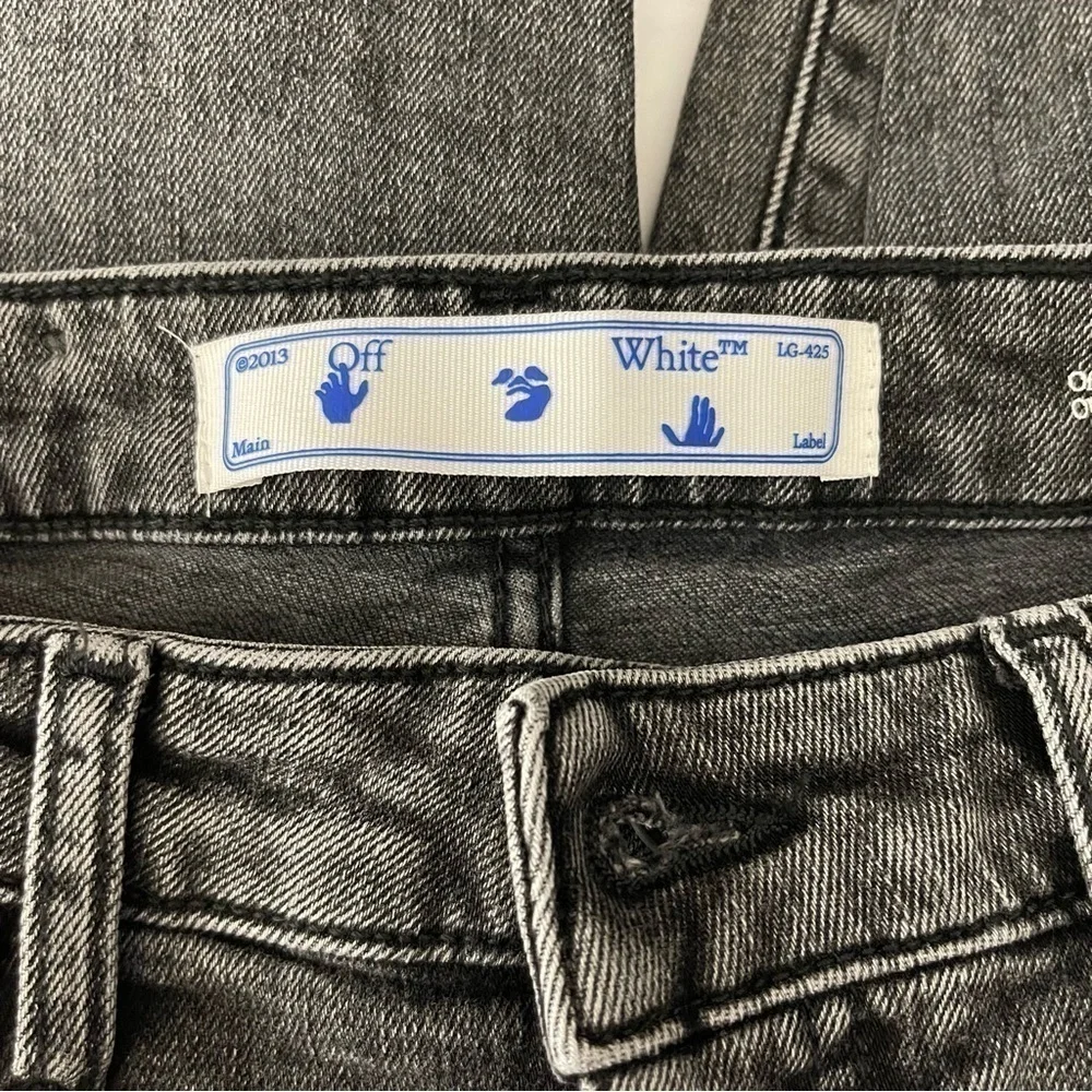 Off-White leg fly made