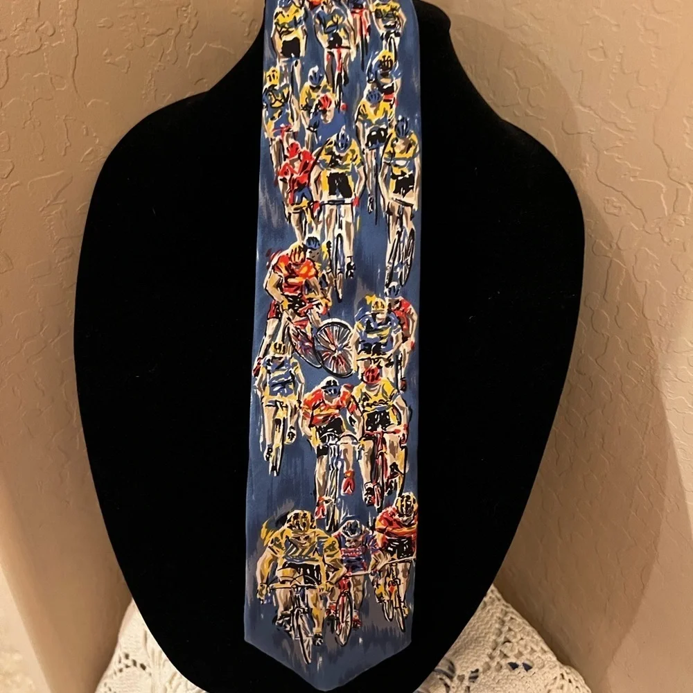 Lands End tie by