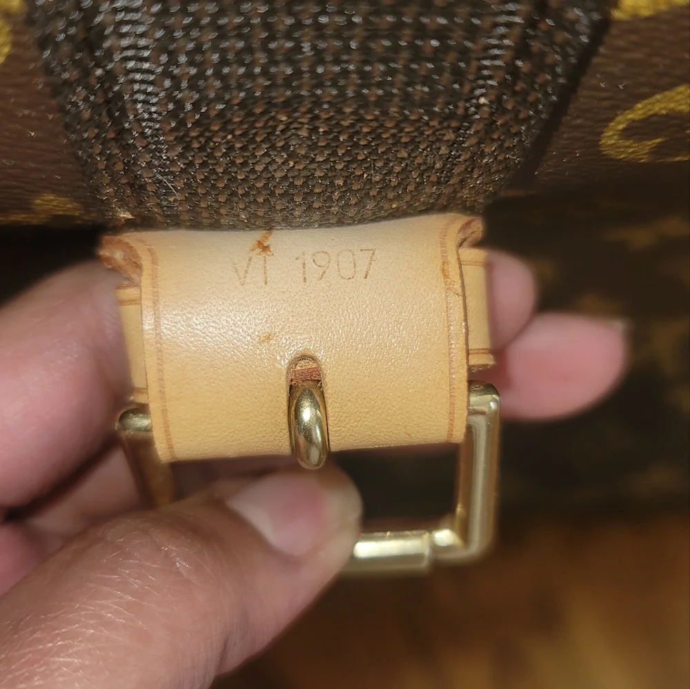 Louis Vuitton accessories wristlet
