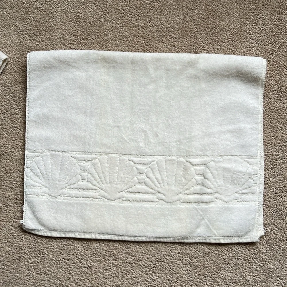 Fieldcrest hand towel