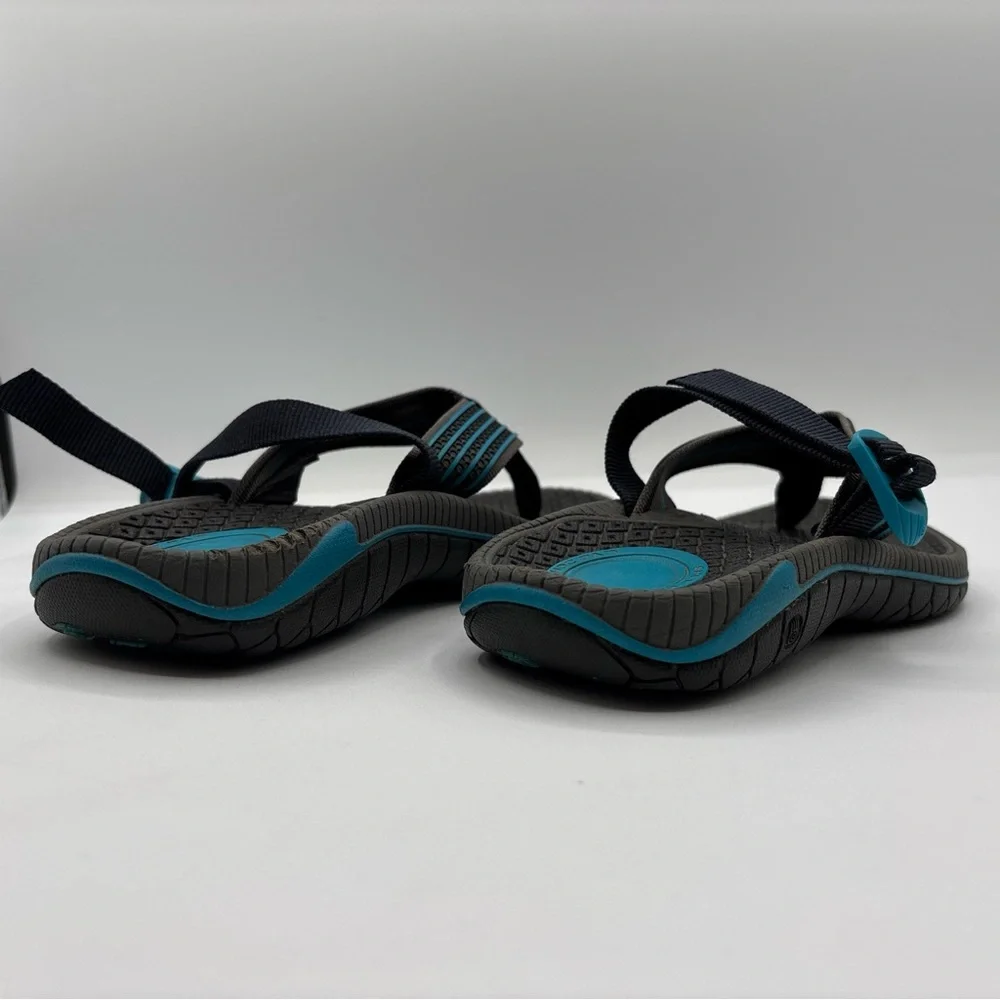 Teva bomber flip