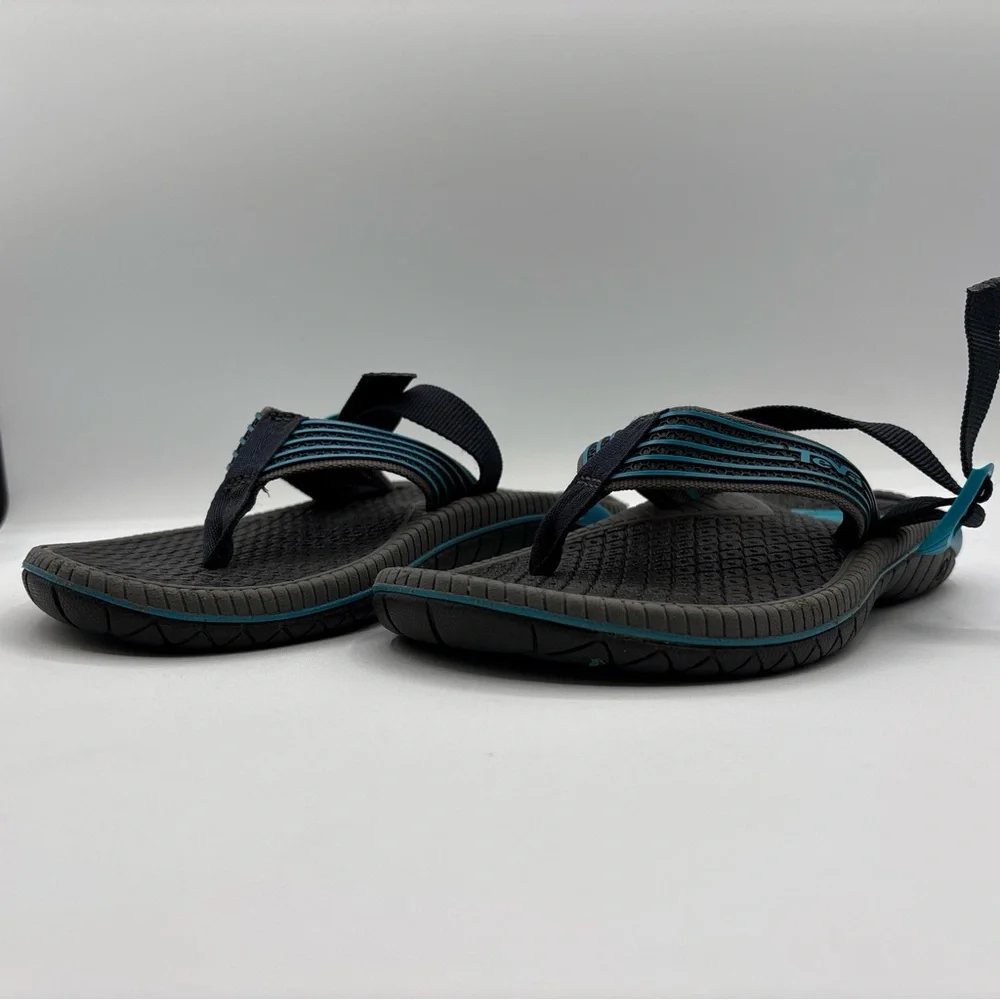 Teva bomber flip