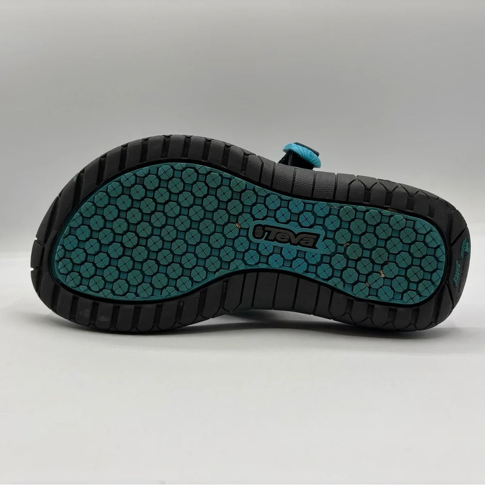 Teva bomber flip