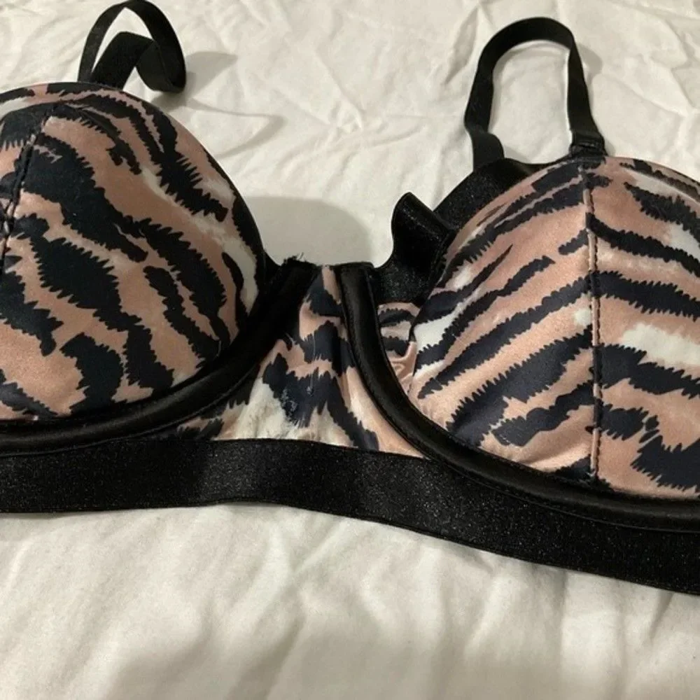 Fredericks of Hollywood contoured so video