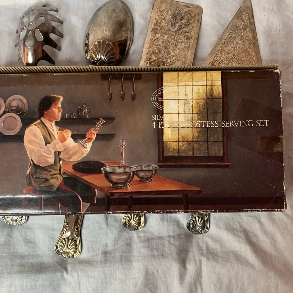 Godinger set includes