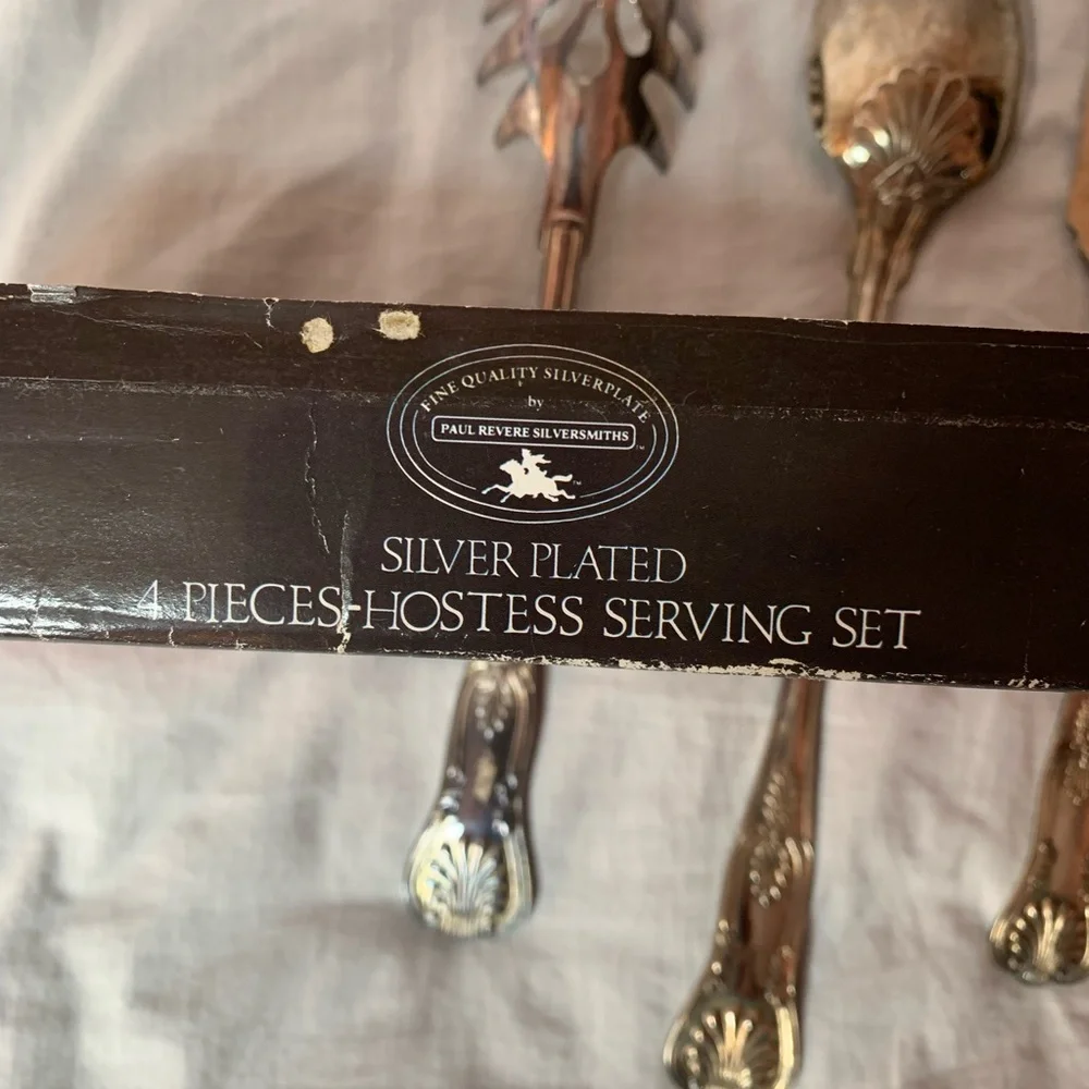 Godinger set includes