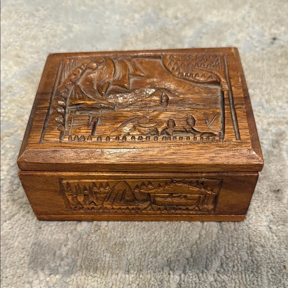 Antique/Vintage Jewelry Box Wood Hand Carved Hinged tropical design monkey pod