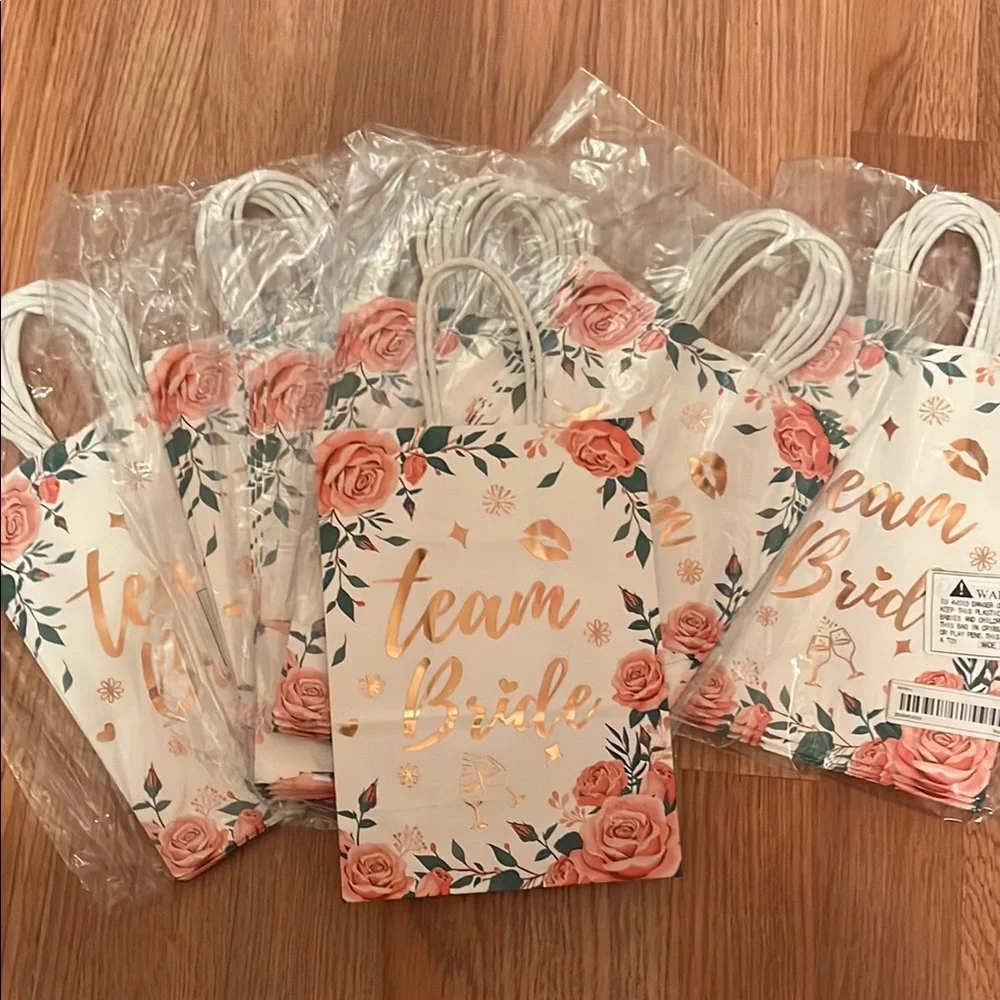 30 Team Bride Floral Gift Bags
