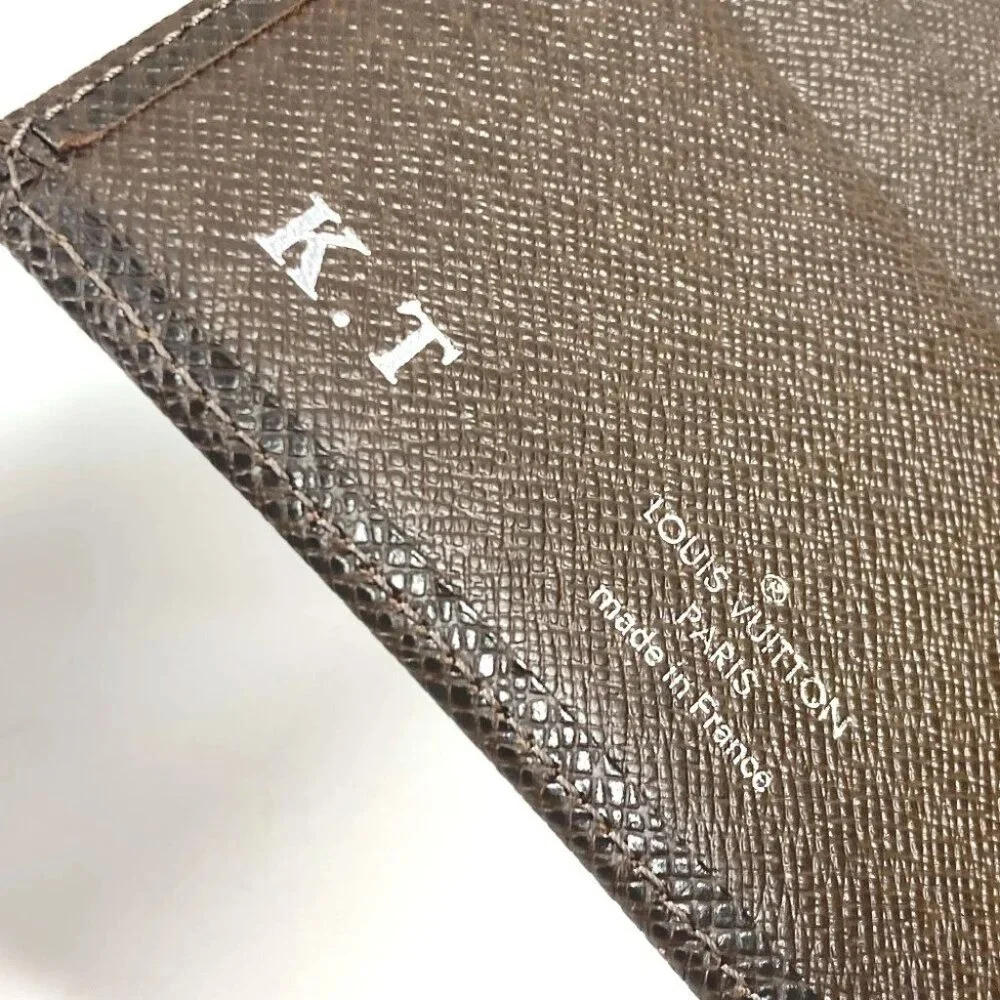 Louis Vuitton information material