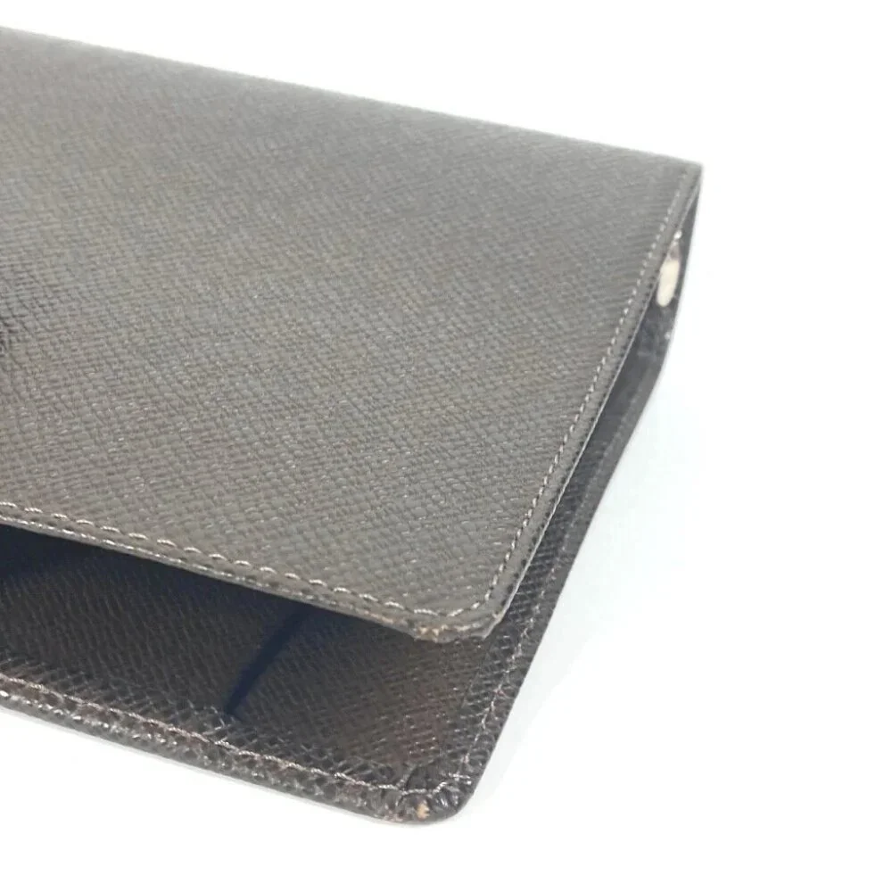 Louis Vuitton details hand unisex