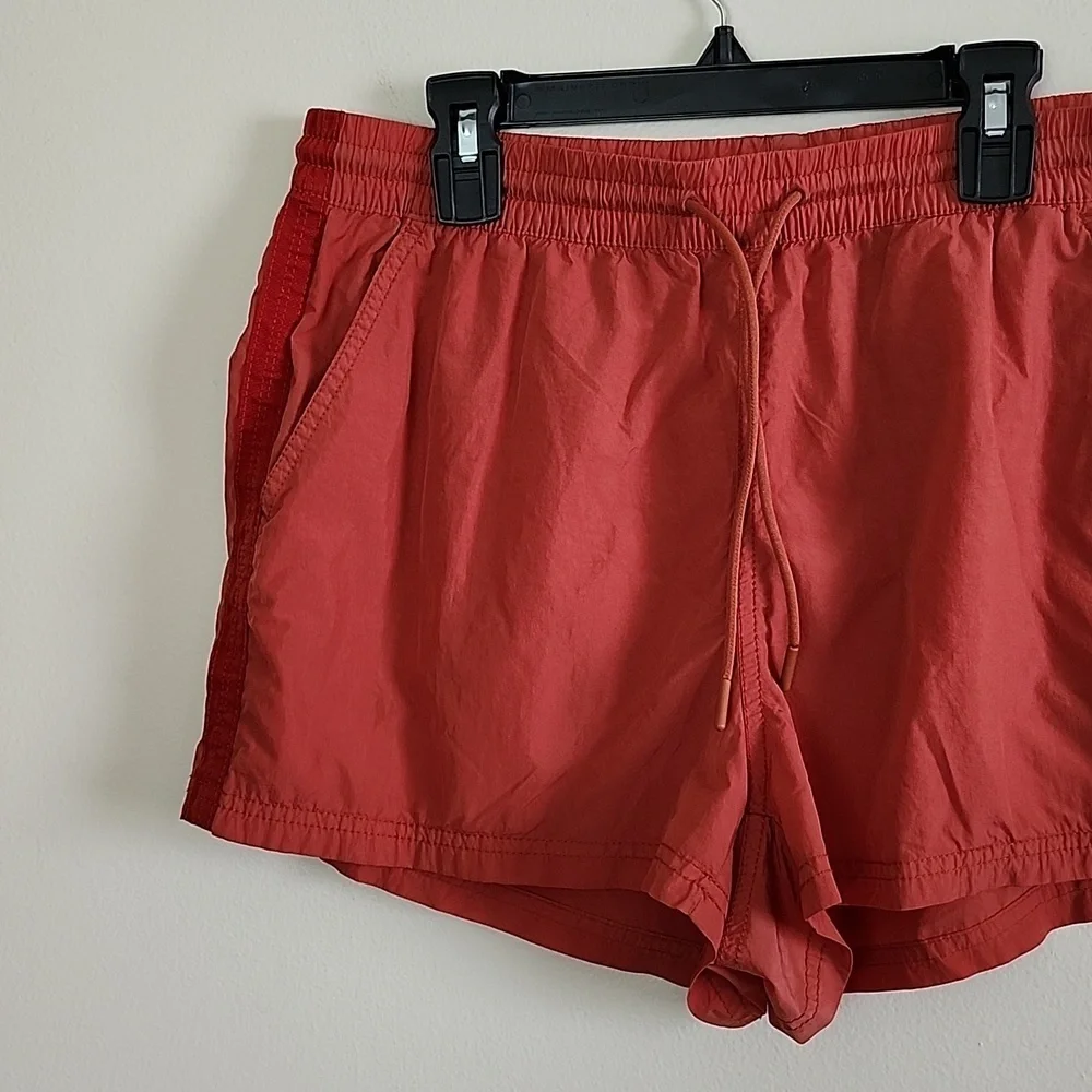 Athleta expedition shorts