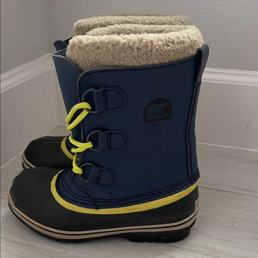 Sorel durable cozy