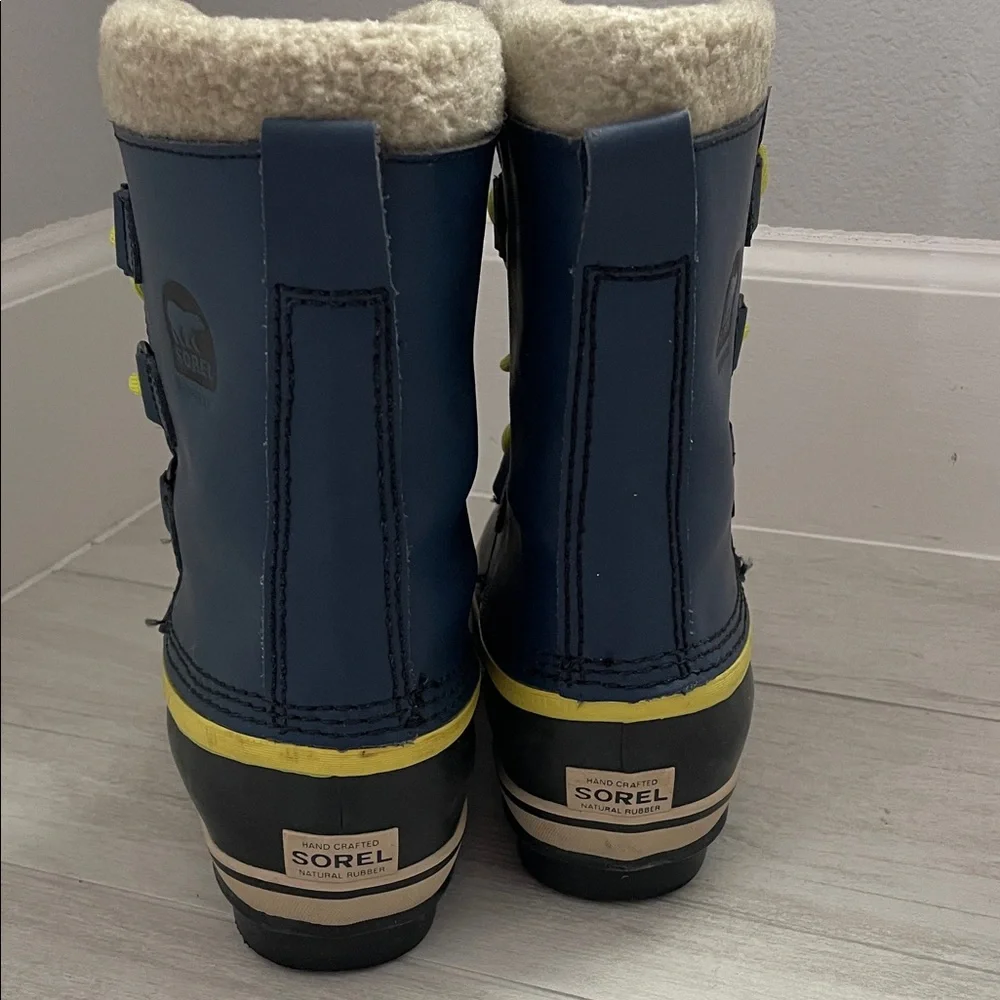 Sorel durable cozy
