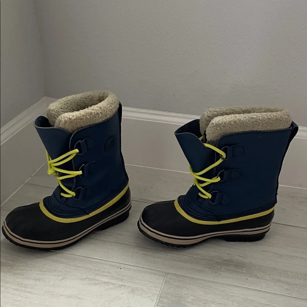 Sorel durable cozy