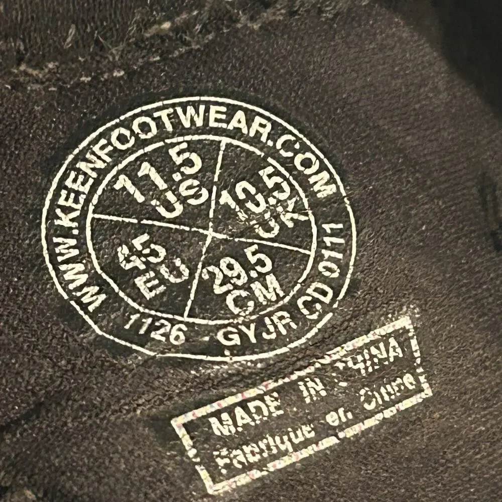 KEEN men shoe