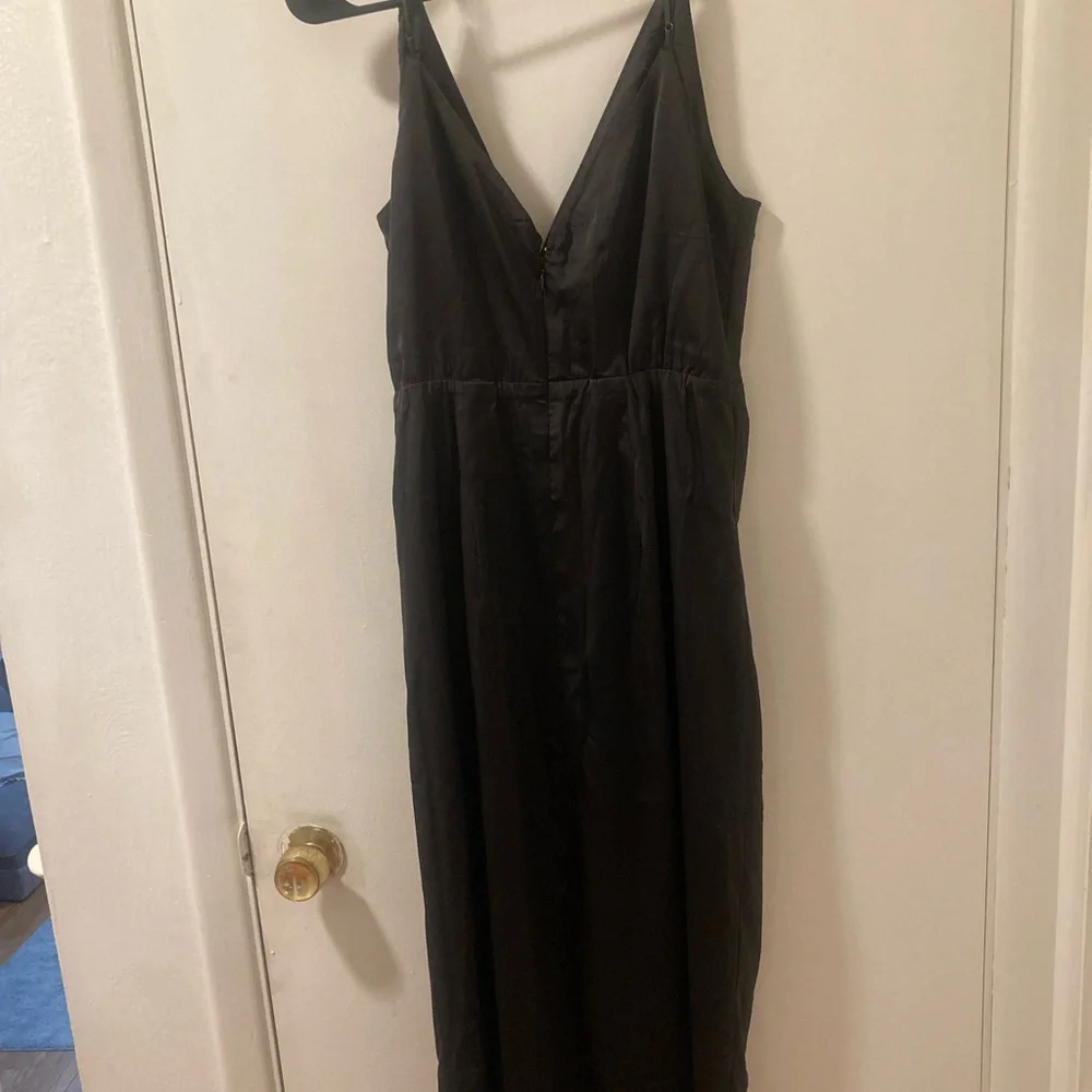 Abercrombie & Fitch clasp black dress