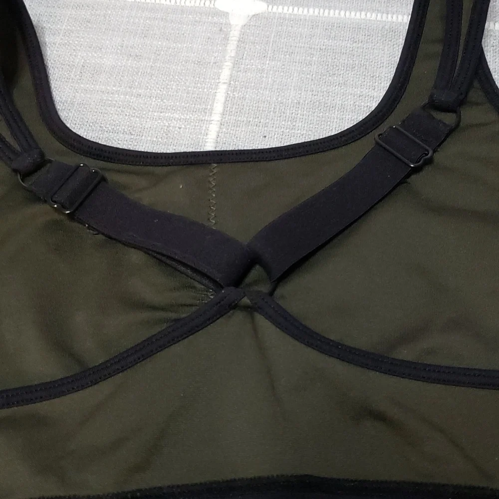 Fabletics adjustable straps